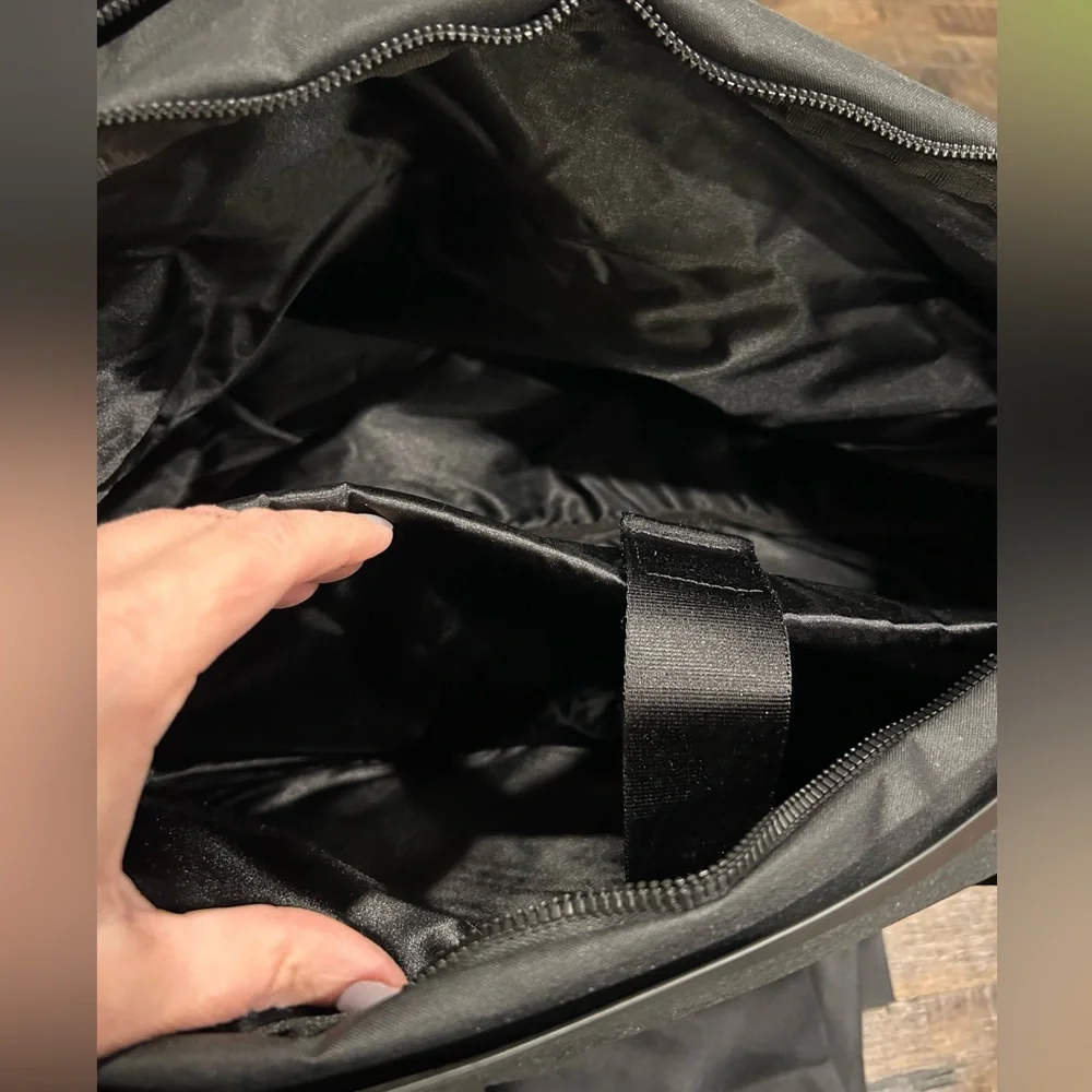 Nike Black Reverie Duffel Bag - Picture 6 of 7